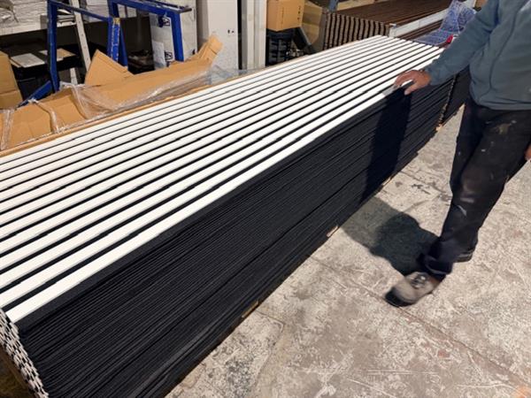 LAMELLO FLEX BELLA AIR BLACK (CF.4 PZ)2780X600X9 MM 13 LISTELLI